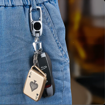 Mini llavero de encendedor de póquer a prueba de viento recargable por USB para hombres y mujeres