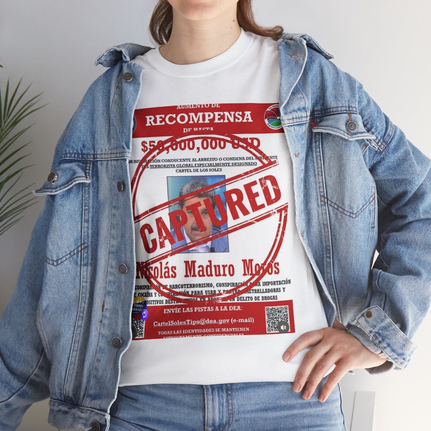 Captured 'Recompensa' Wanted Poster T-Shirt — Nicolás Maduro Mock Reward Design